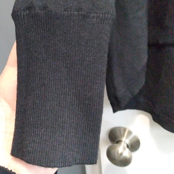 Black cowl neck high low sweater - Picture 2 of 7